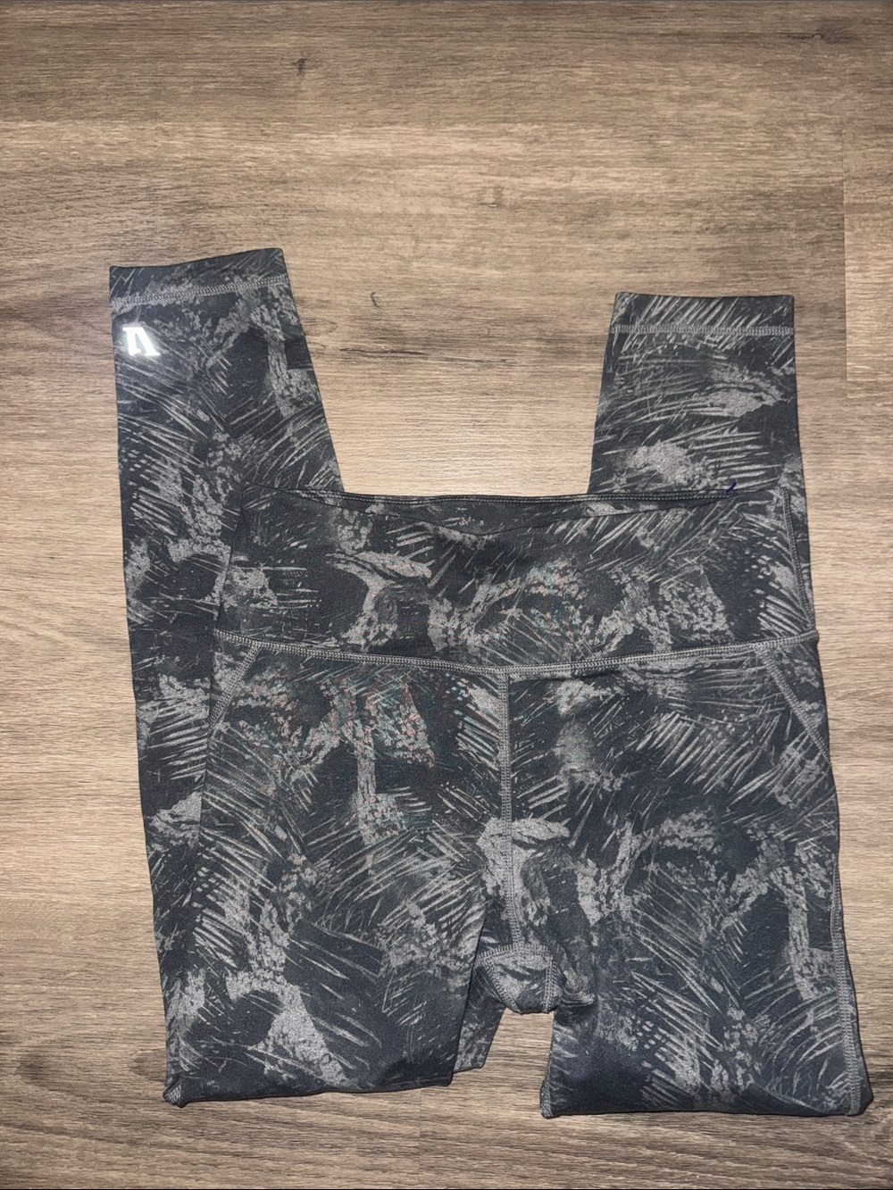 Vuori Black & Gray Palm-Print Leggings